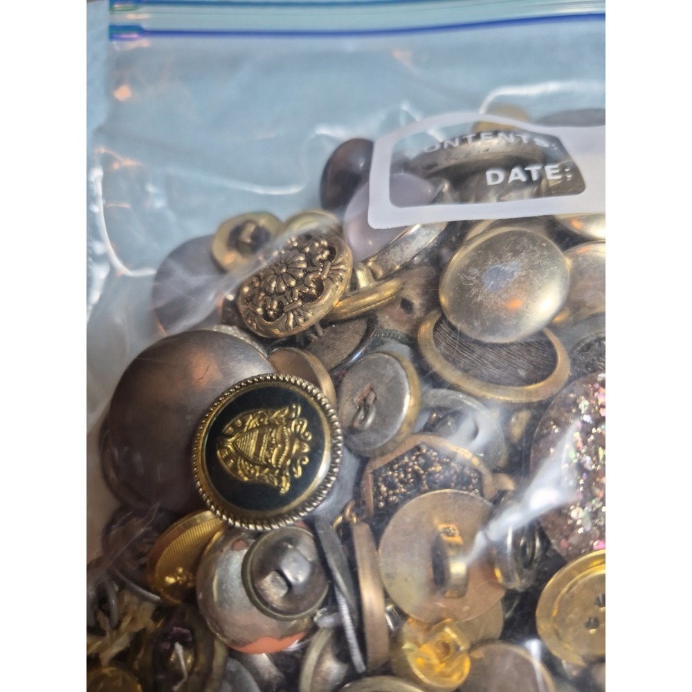 Lot # 33 Gold And Silver Tone Buttons Over 50 Vintage Buttons Crafting - Picture 4 of 9